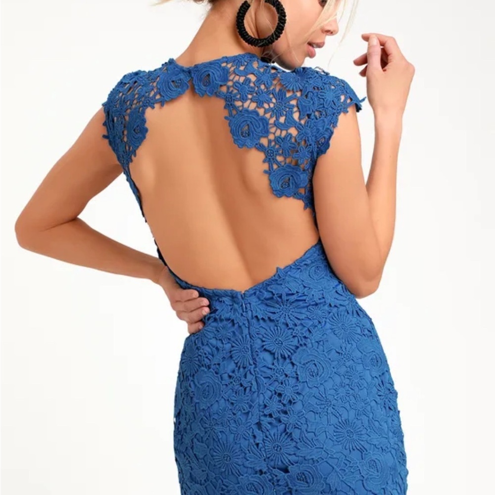 Lulu‘s Romance Language blue backless lace dress. NWT. Size L.